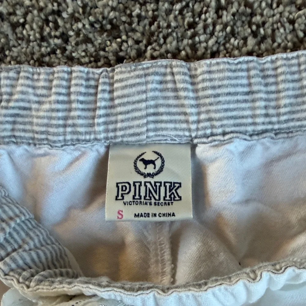 Victoria's Secret White sleep shorts - Picture 3 of 3